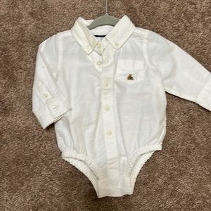 Baby boys Gap white button down shirt onesi